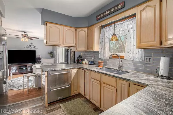 Walled Lake, MI 48390,294 CHERITON Street