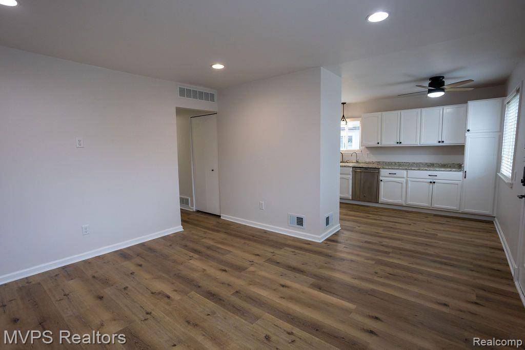 Roseville, MI 48066,25668 FORD Street