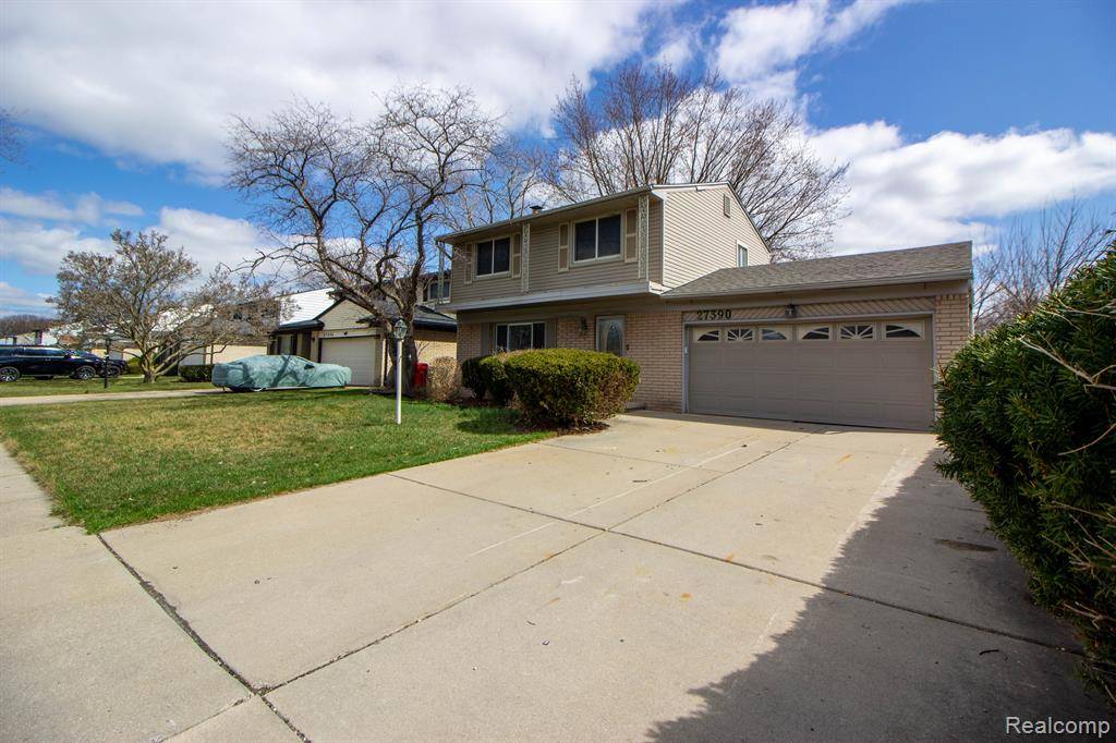 Southfield, MI 48076,27390 PIERCE Street