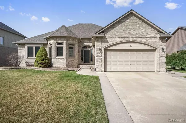 8247 Washington Woods Drive, Washington, MI