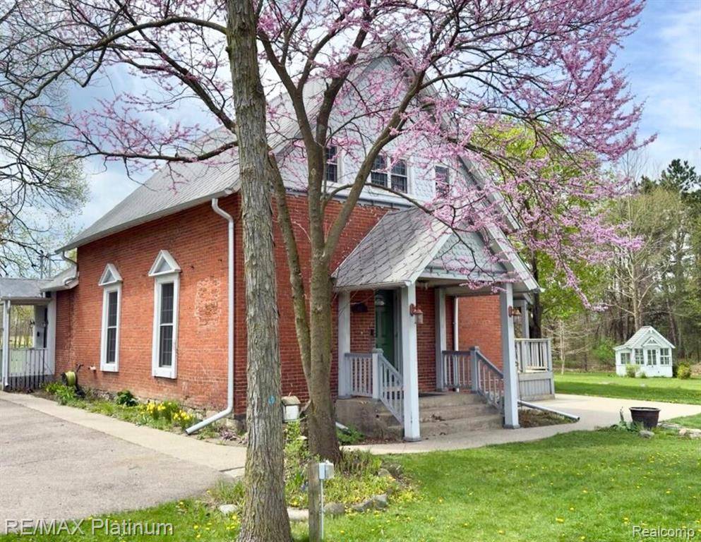 Fenton, MI 48430,4015 BENNETT LAKE Road