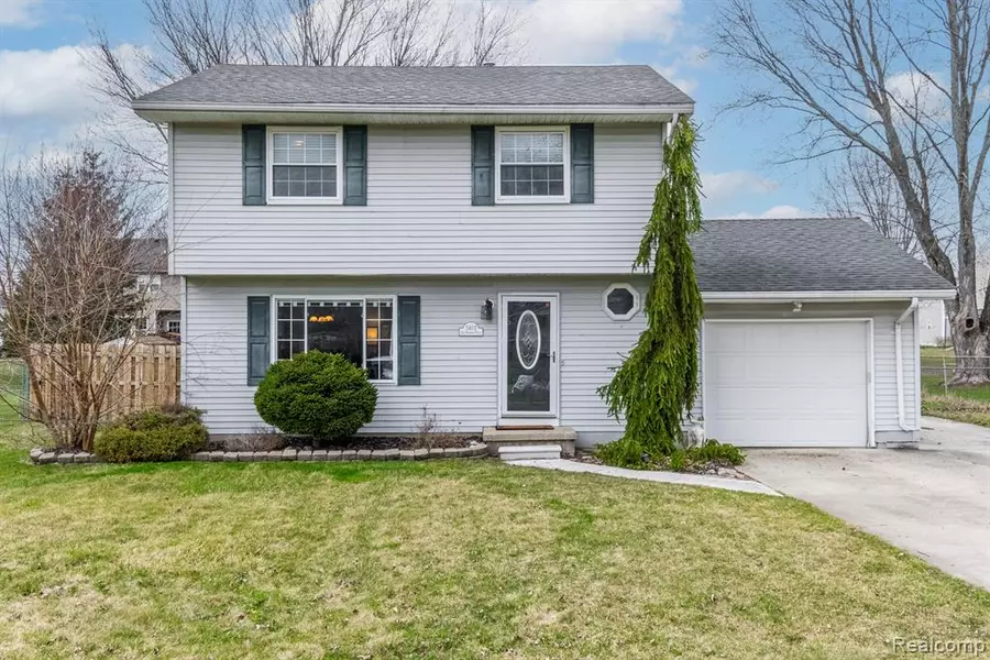 5403 OLE BANNER Trail, Grand Blanc, MI 48439