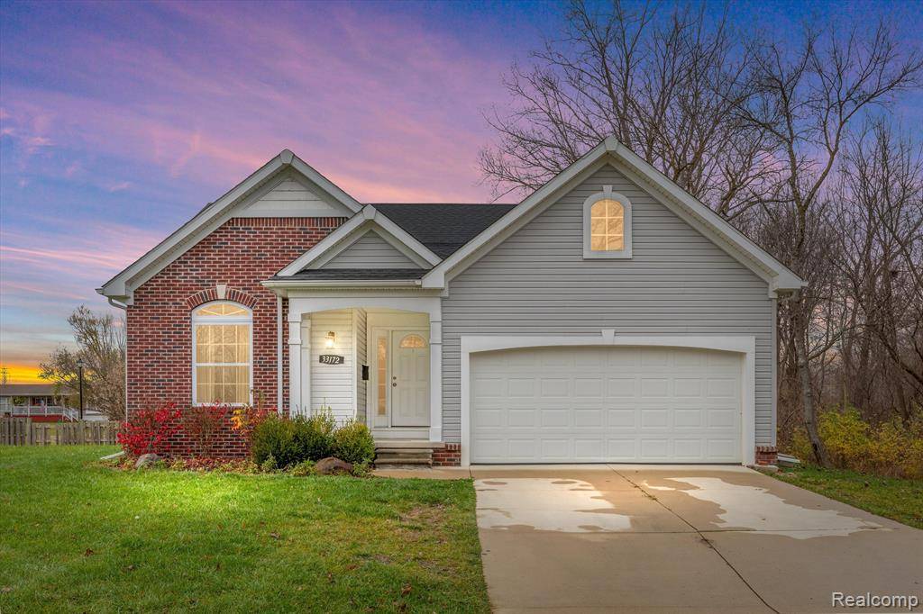 33172 SWALLOW Drive, Rockwood, MI