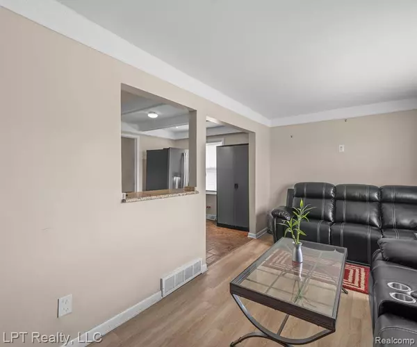 Redford, MI 48239,23709 W CHICAGO