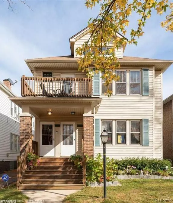 Grosse Pointe, MI 48230,1318 WAYBURN Street