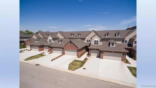 200 SEA BREEZE Drive, Detroit, MI 48214