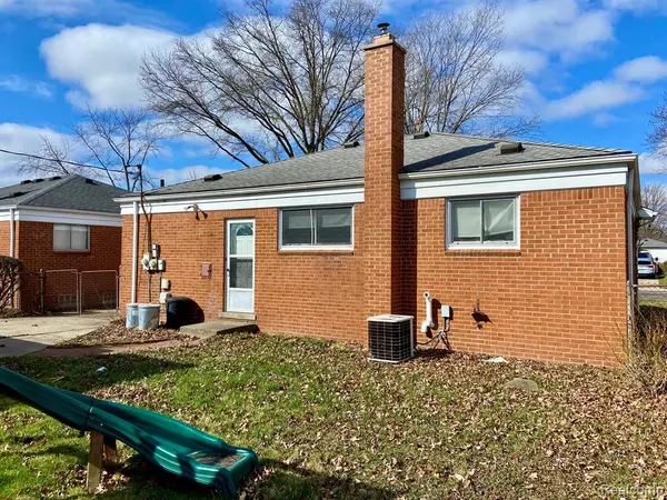 Eastpointe, MI 48021,24286 ROXANA Avenue