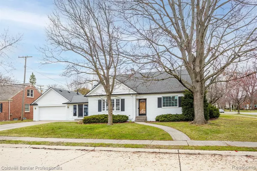 1485 FAIRHOLME Road, Grosse Pointe Woods, MI 48236