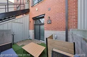 Royal Oak, MI 48067,620 W 11 MILE Road