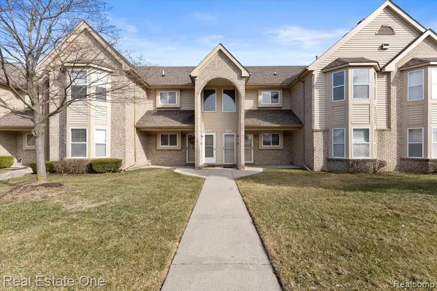 15139 NORTHPOINTE Drive, Sterling Heights, MI 48313