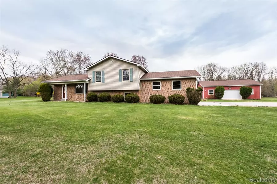 3672 W NORTH TERRITORIAL Road, Whitmore Lake, MI 48189