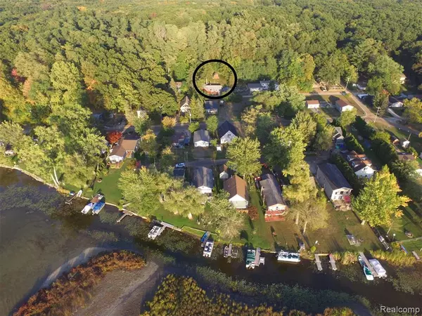 Pinckney, MI 48169,11315 HILLSIDE