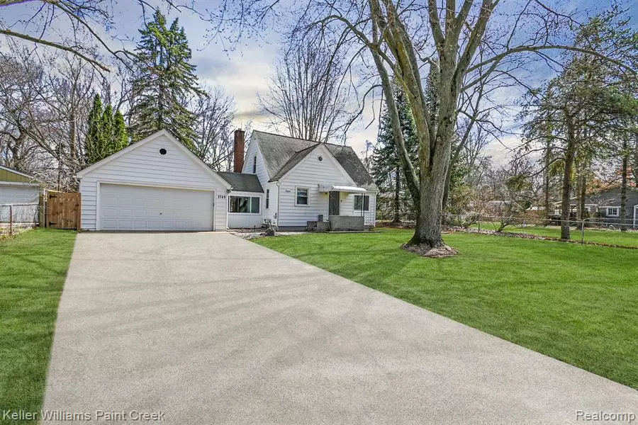 1745 PETROLIA, West Bloomfield, MI 48324