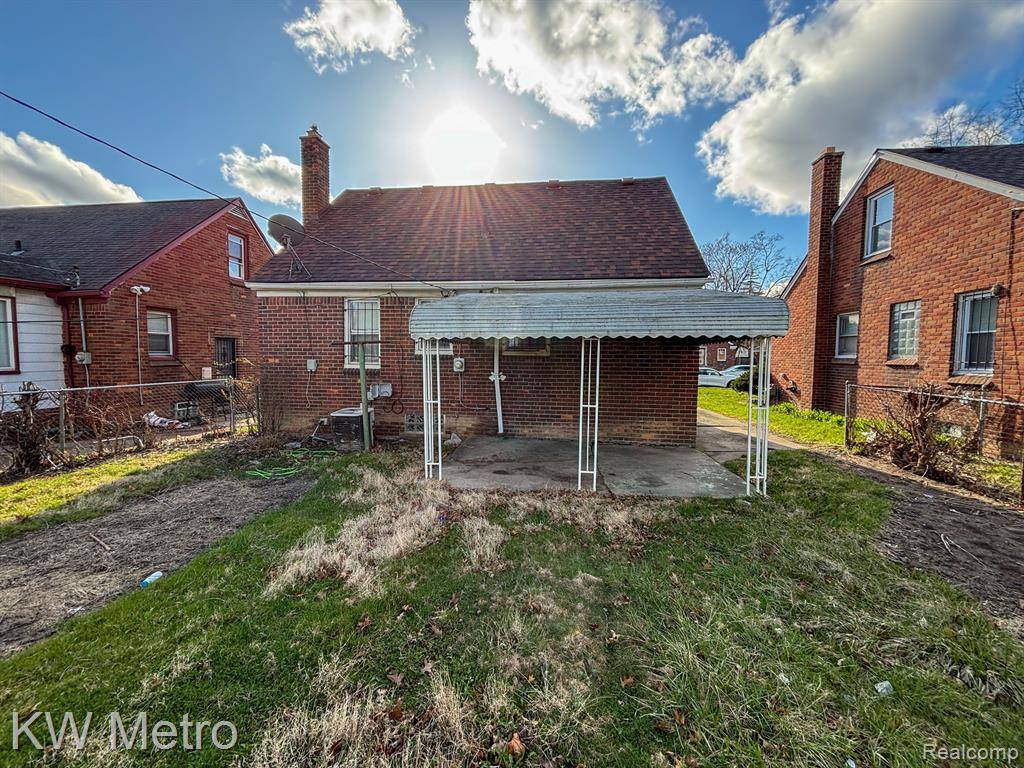Detroit, MI 48219,18484 ASHTON Avenue