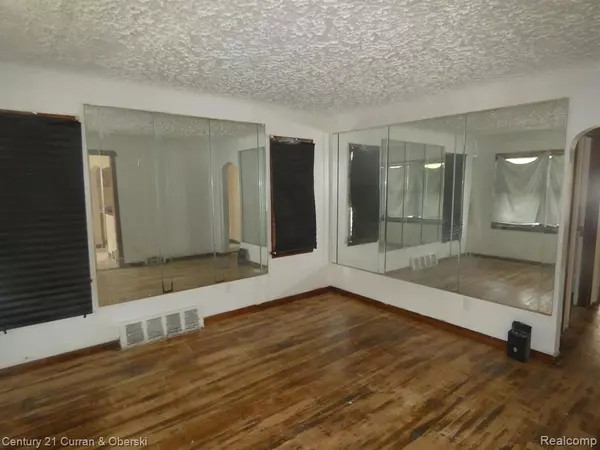 Detroit, MI 48234,20434 CHAREST Street