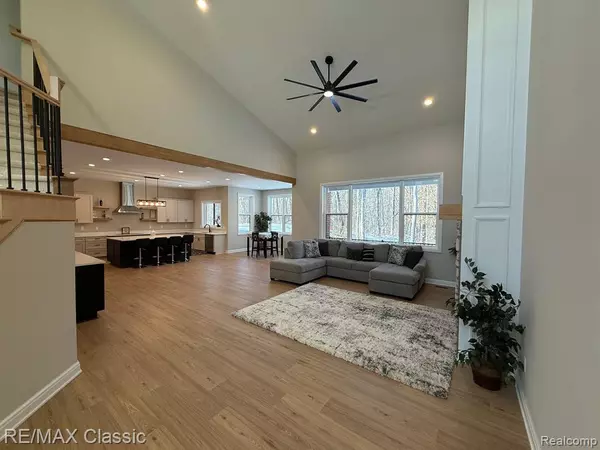 Highland, MI,2323 Canterwood