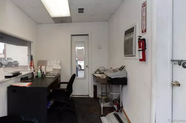 Wyandotte, MI 48192,1641 EUREKA Road