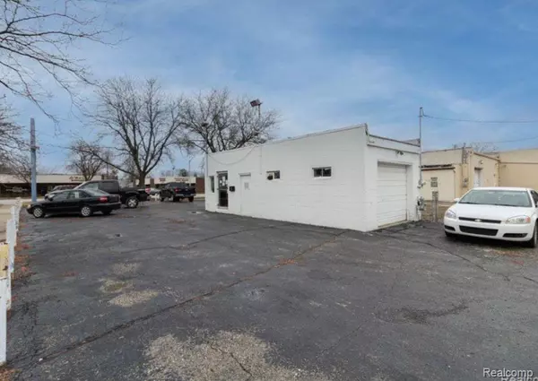 Wyandotte, MI 48192,1641 EUREKA Road