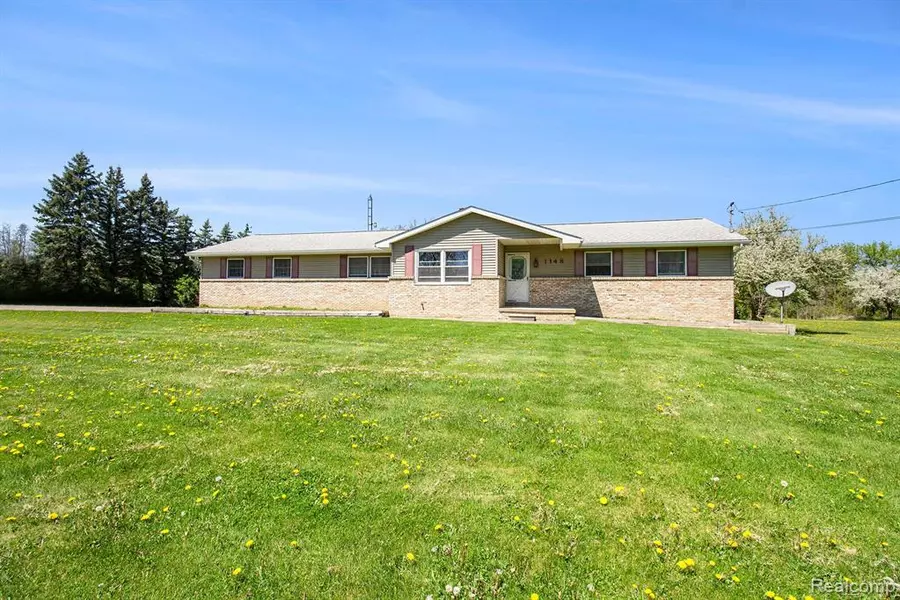 1148 W COOK Road, Grand Blanc, MI 48439