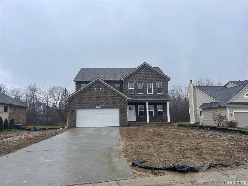 2290 Village Woods Drive, Grand Blanc, MI 48439