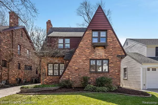 Ferndale, MI 48220,831 W OAKRIDGE Street