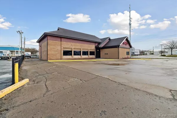 Howell, MI 48843,920 E GRAND RIVER Avenue