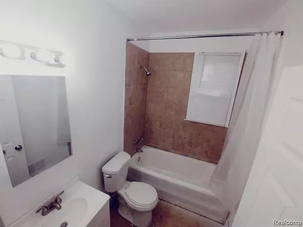 Detroit, MI 48210,7241 AMERICAN Street