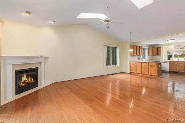Brighton, MI 48116,2250 WILLOW TREE Drive