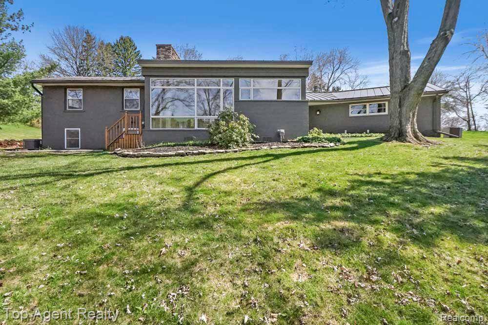 164 W HICKORY GROVE Road, Bloomfield Hills, MI 48304