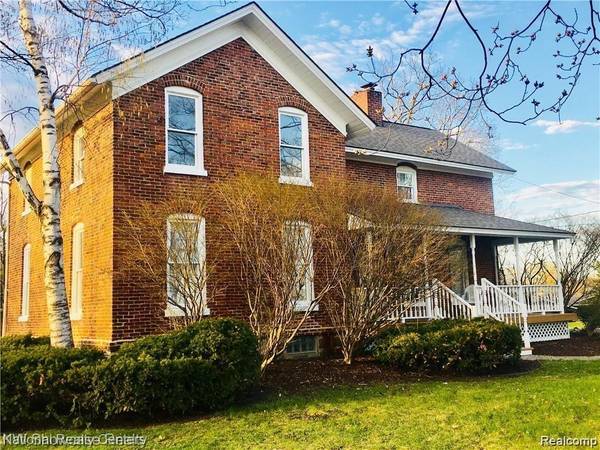 3920 E COMMERCE Road, Commerce Twp, MI 48382