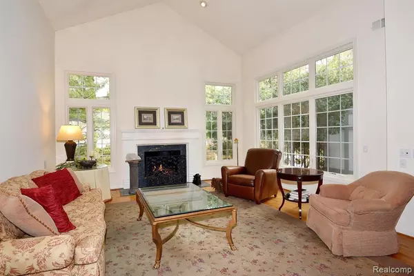 Bloomfield Hills, MI 48301,4074 Cranbrook Court
