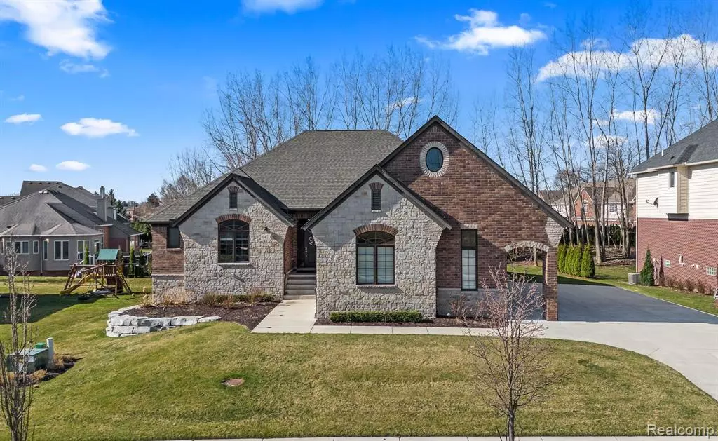 Shelby Twp, MI 48316,6470 CREEKSIDE Drive