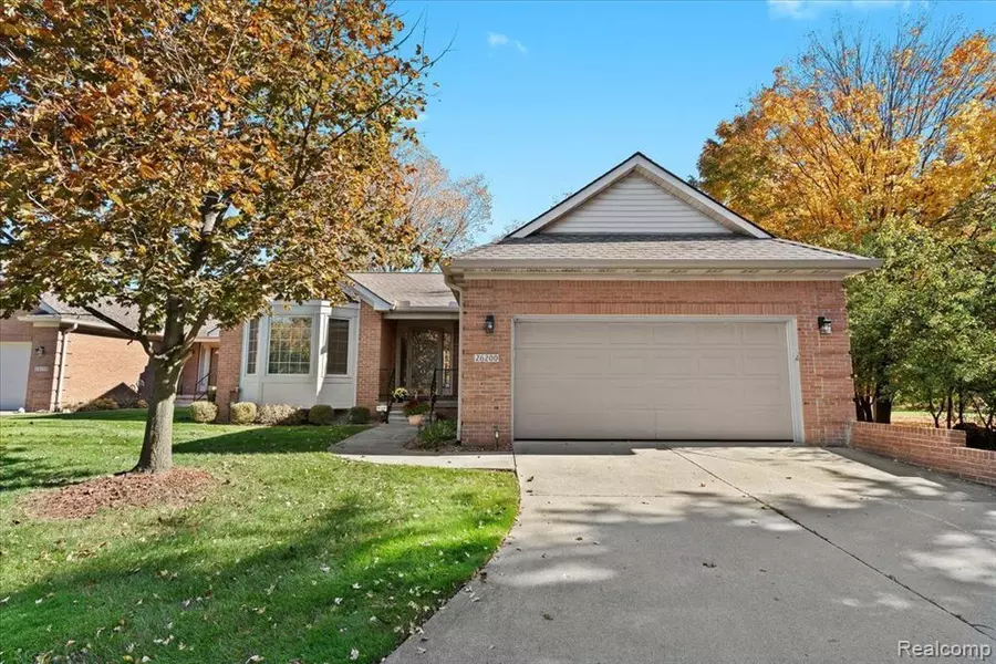26200 ORCHARD LAKE Road, Farmington Hills, MI 48334