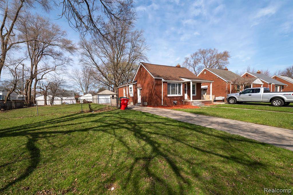 Eastpointe, MI 48021,22739 DAVID Avenue