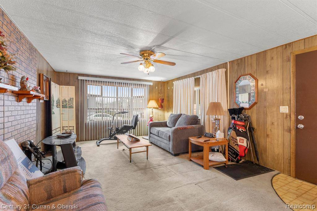 Canton, MI 48188,115 CHESTNUT