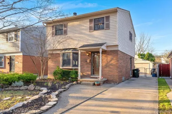 Grosse Pointe Woods, MI 48236,2161 Hollywood Avenue