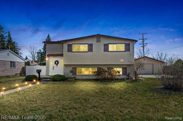 31567 ELMWOOD Street, Garden City, MI