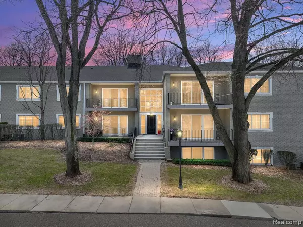 Birmingham, MI 48009,1113 N OLD WOODWARD Avenue