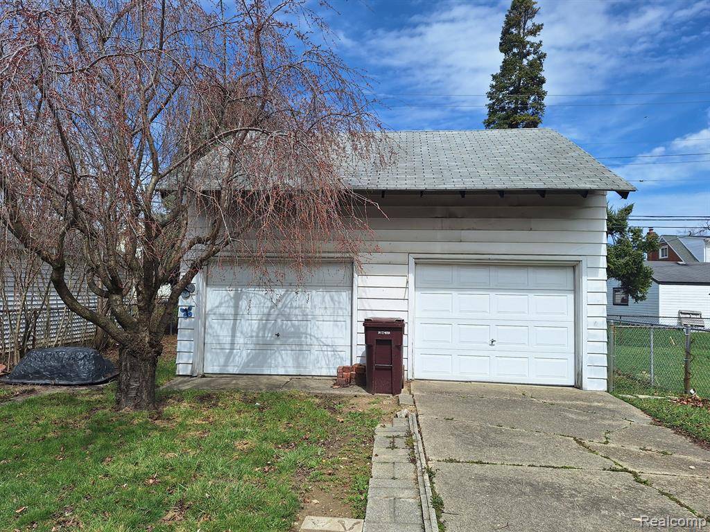 Center Line, MI 48015,7335 GRONOW
