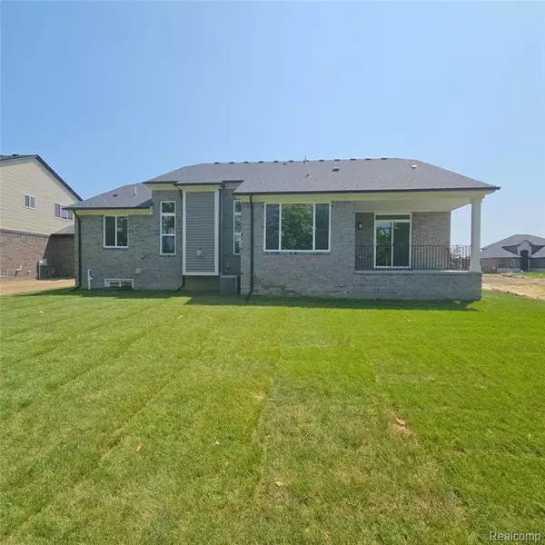 Macomb, MI 48042,50691 TIMBERSTONE Drive