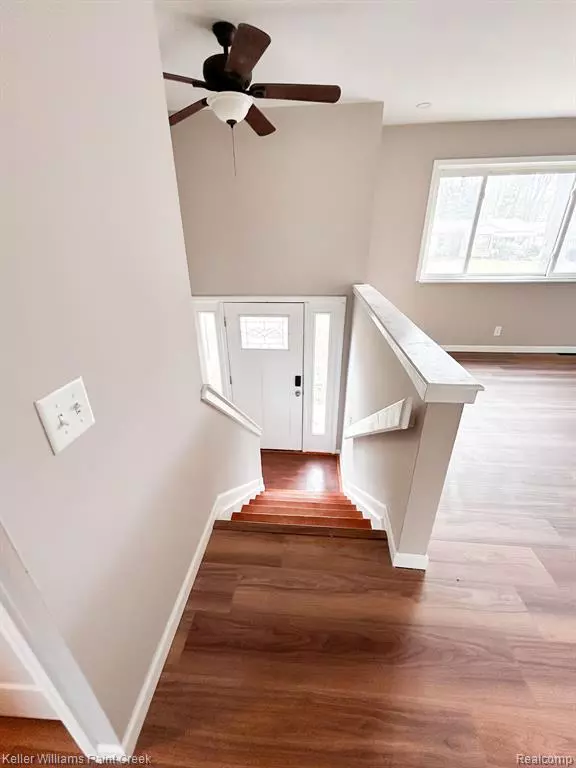 Waterford, MI 48327,5832 OPALINE Drive