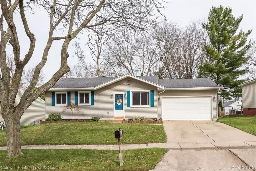 2400 BYRNES Road, Lansing, MI 48906