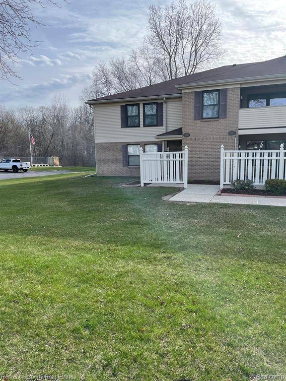 19556 NORTHRIDGE Drive, Northville, MI 48167