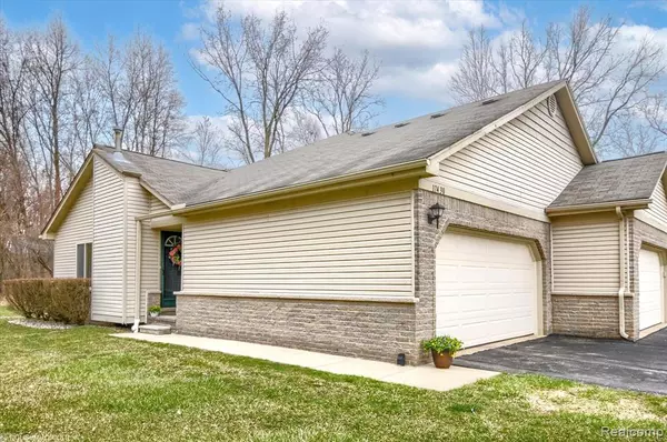 New Boston, MI 48164,17430 N LUCILLE Circle