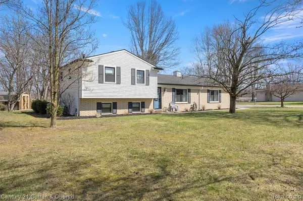 New Boston, MI 48164,22321 BELL Road