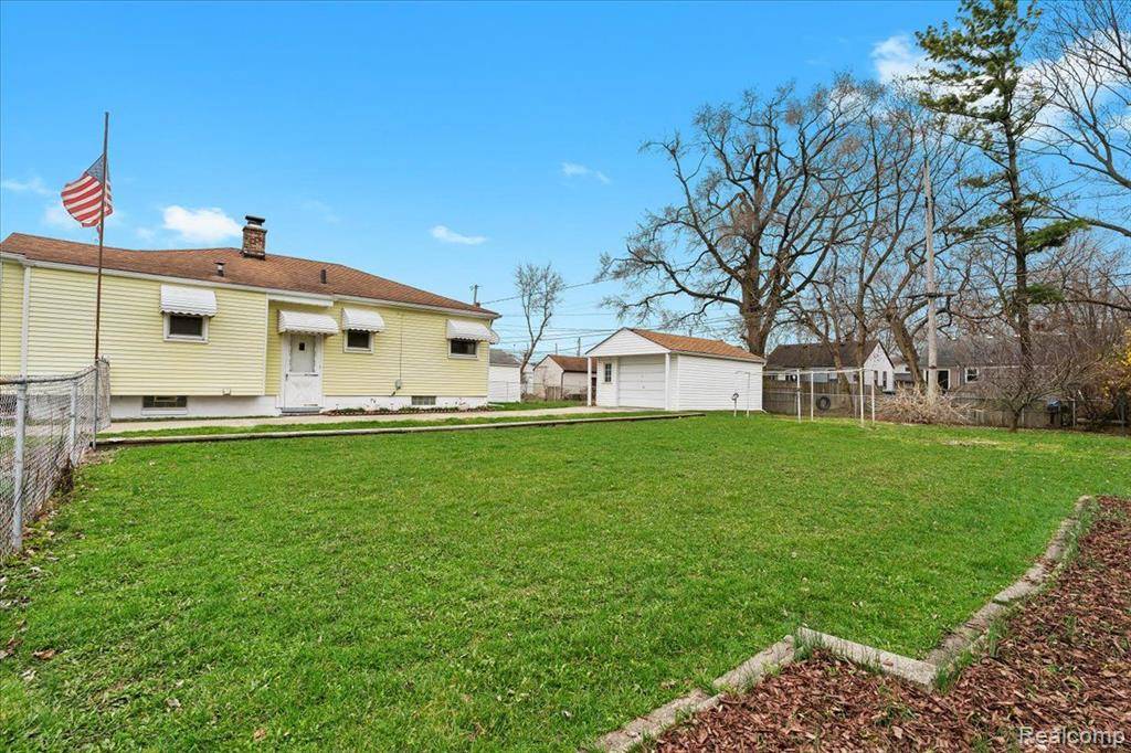 Lincoln Park, MI 48146,1323 BUCKINGHAM Avenue