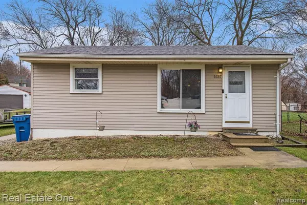 White Lake, MI 48383,5686 LAKE GROVE Drive