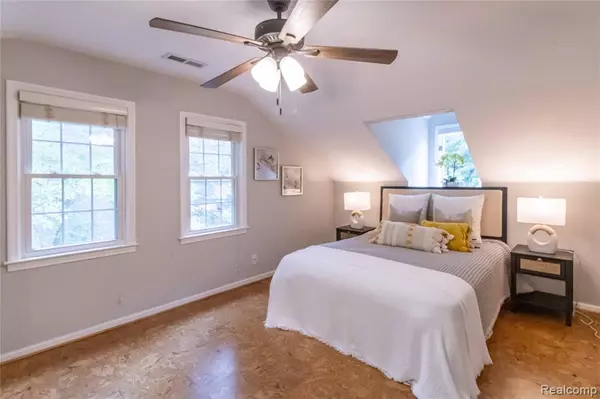 Birmingham, MI 48009,1834 FAIRVIEW Street