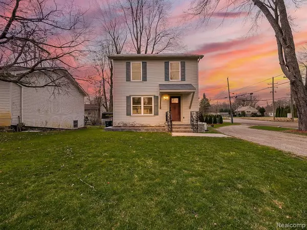 Lake Orion, MI 48362,902 MCCLELLAN Street