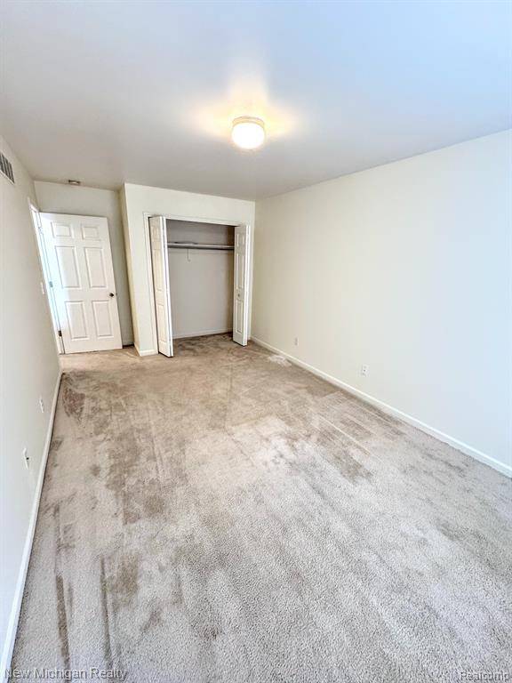 Grand Blanc, MI 48439,5191 SANDALWOOD Circle